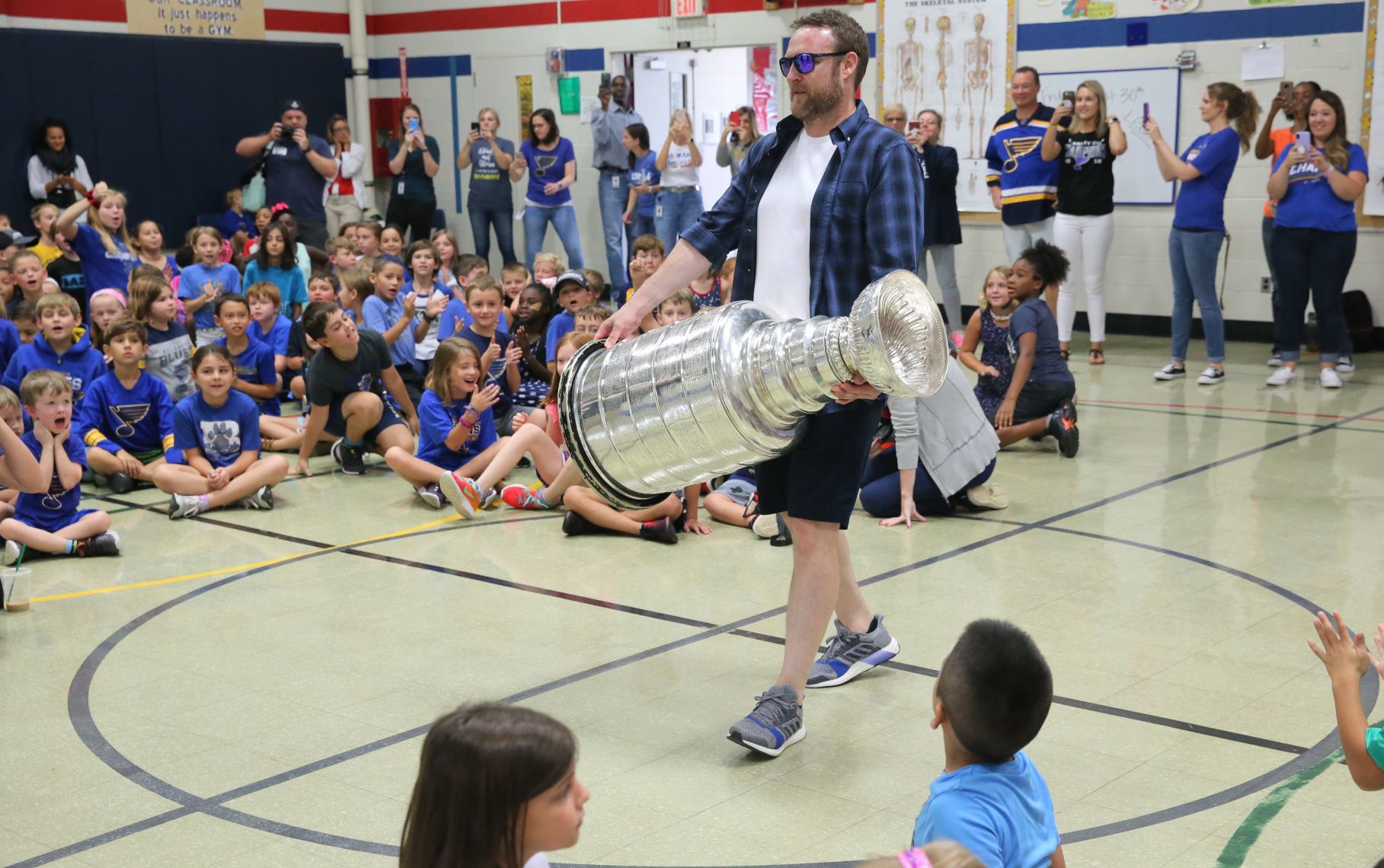 Stanley Cup visits Barretts Elementary